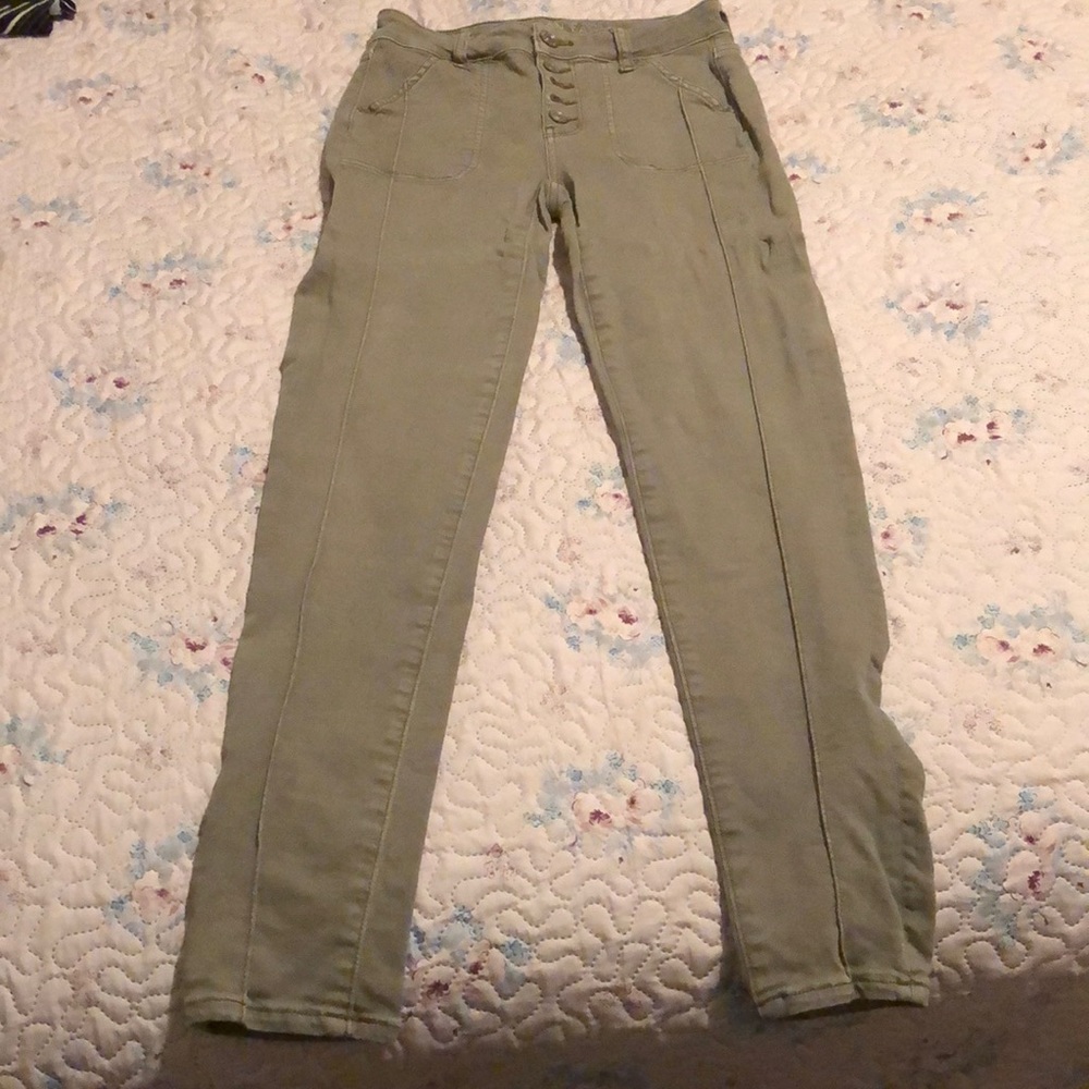 American Eagle skinny jeans size 4 army green in color